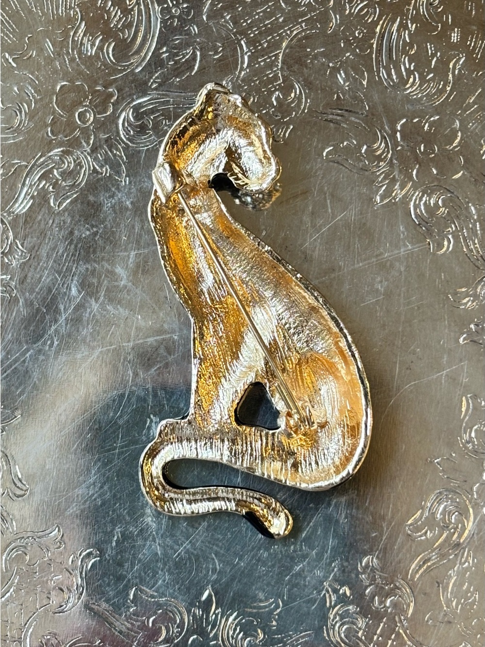 Vintage Black Panther Brooch Enamel Cat Pin Gold Tone 2.5”” - Picture 2 of 2